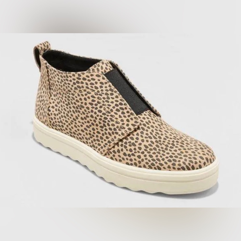 Universal thread leopard print sneakers size‎ 5